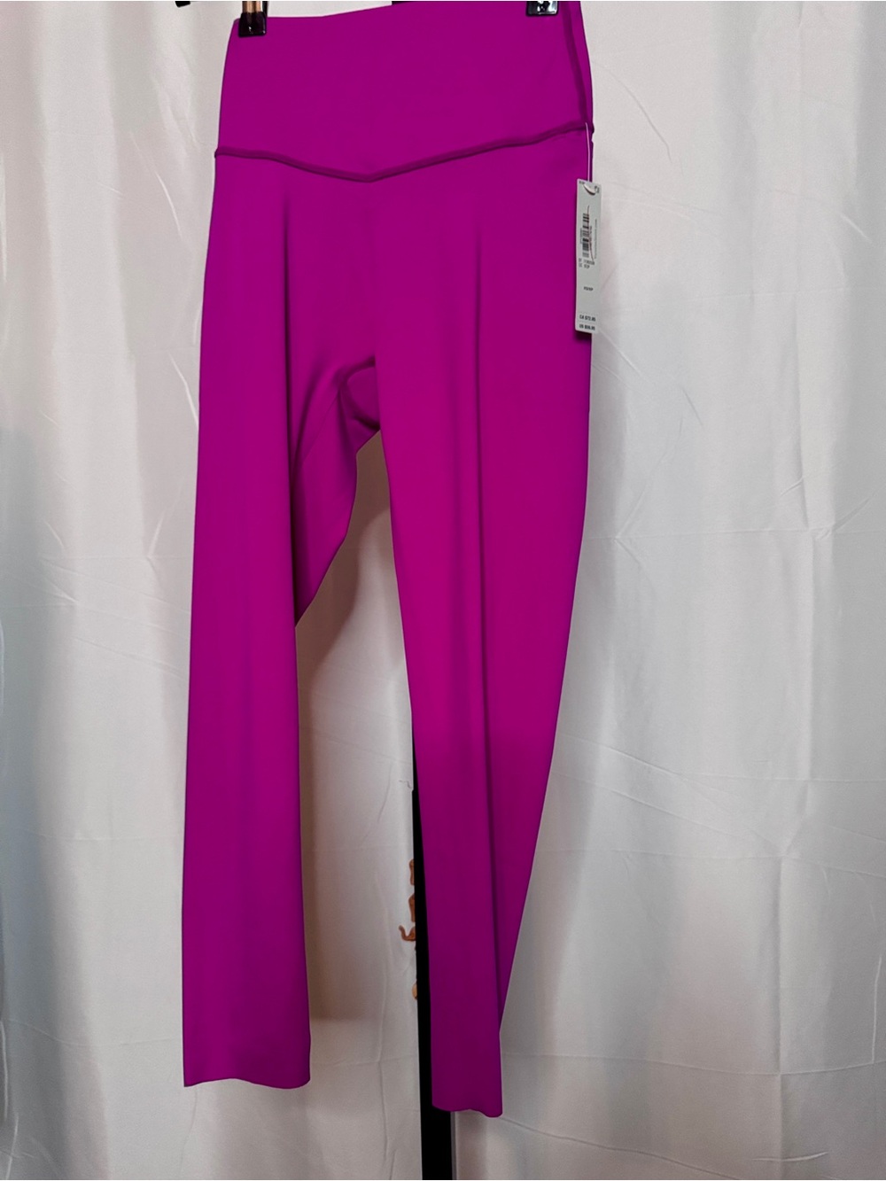 Victoria’s Secret VSX Elevate Berrylicious Capri Leggings XS NWT